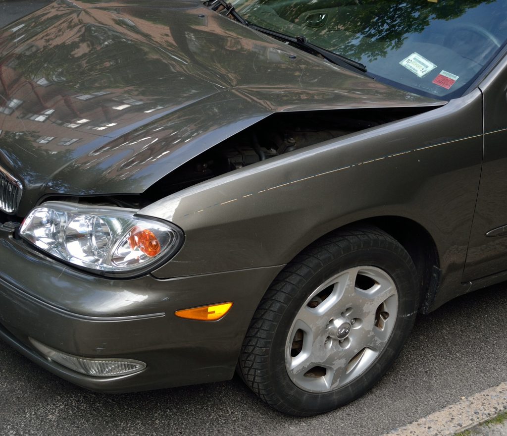 crashed-car-ga30c4d664_1920