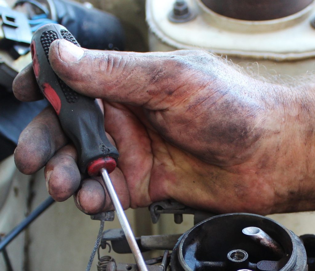 hand-g2319e4bfb_1920